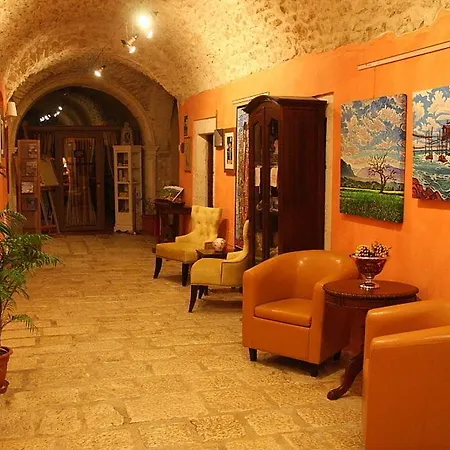 מלון Convento Di San Colombo Dimora Storica 3*