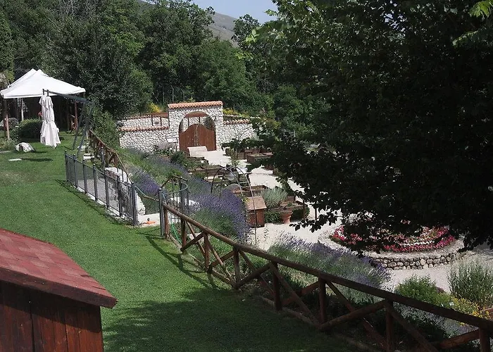 Convento Di San Colombo 3* סנטו סטפאנו די ססאניו